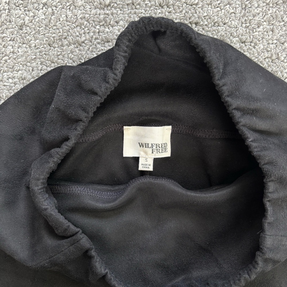 Aritzia Wilfred Free Daria Vegan Suede Legging, black, size small - Picture 3 of 5